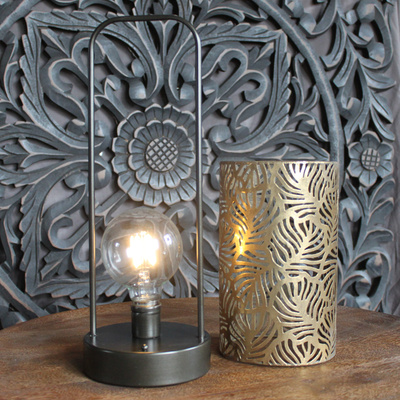 LED Laterne mit Glhlampe und Timer  Gold Schwarz